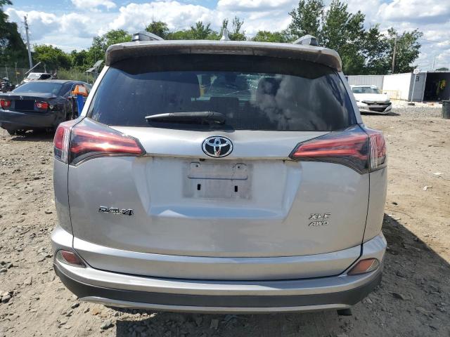 2T3RFREV0HW564320 - 2017 TOYOTA RAV4 XLE 银色 照片 6