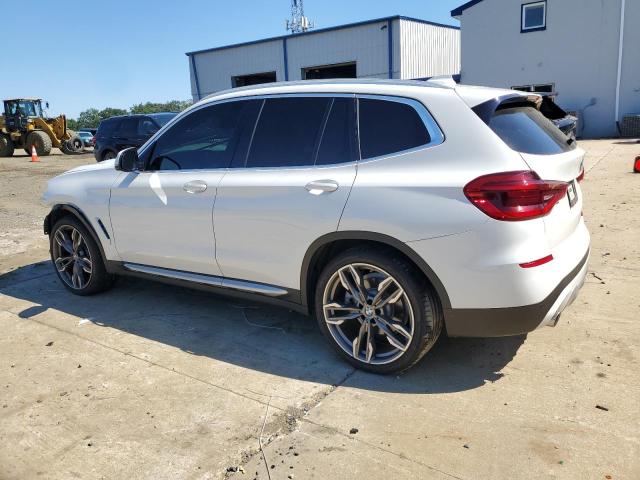 5UXTR9C57JLC80418 - 2018 BMW X3 XDRIVE30I WHITE photo 2