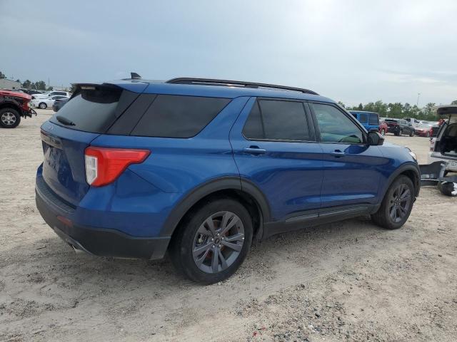 1FMSK7DH2NGB01370 - 2022 FORD EXPLORER XLT BLUE photo 3