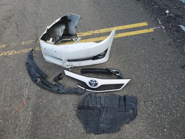 4T1BF1FK2CU193265 - 2012 TOYOTA CAMRY BASE WHITE photo 12