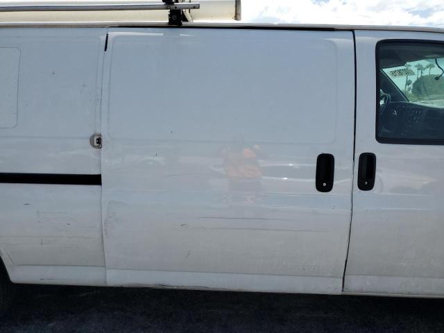 1GCZGHFG0H1134261 - 2017 CHEV EXPRESS G3500 WHITE photo 11