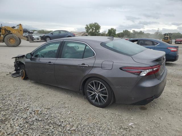 4T1F31AK8PU600559 - 2023 TOYOTA CAMRY XLE GRAY photo 2