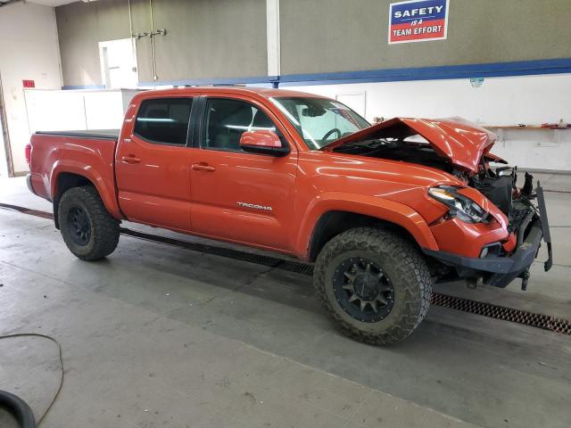 5TFCZ5AN0JX123719 - 2018 TOYOTA TACOMA DOUBLE CAB ORANGE photo 4