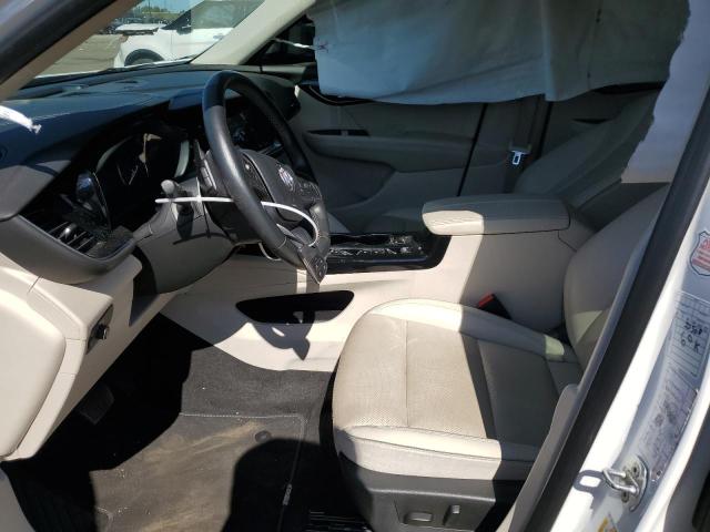 LRBFZNR4XPD055494 - 2023 BUICK ENVISION ESSENCE Biały zdjęcie 7