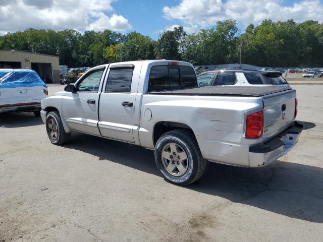 1D7HW48NX6S652135 - 2006 DODGE DAKOTA QUAD SLT SILVER photo 2