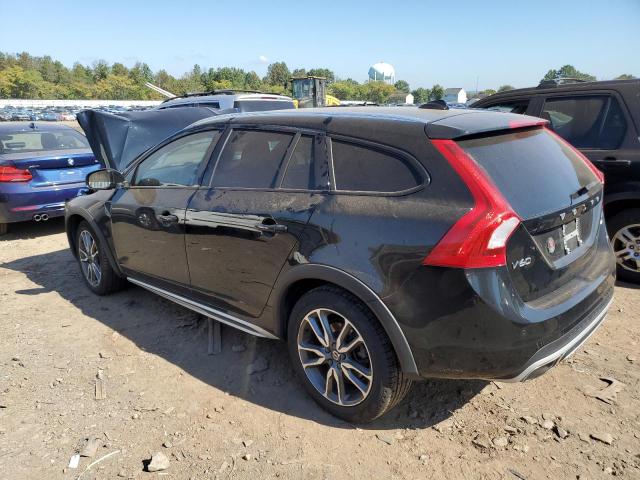 YV440MWK1J2055187 - 2018 VOLVO V60 CROSS PREMIER BLACK photo 2