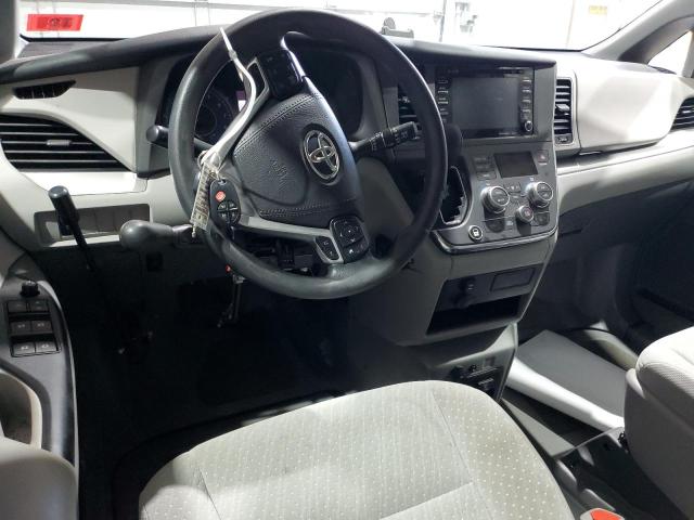 5TDKZ3DCXJS930409 - 2018 TOYOTA SIENNA LE RED photo 8