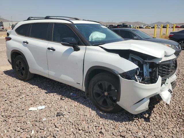 5TDKBRCH9RS617979 - 2024 TOYOTA HIGHLANDER HYBRID XLE WHITE photo 4