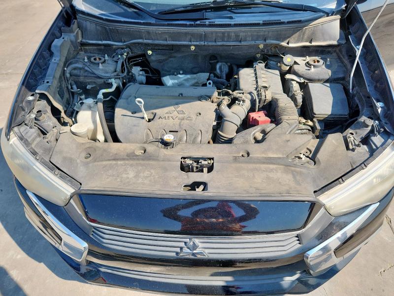 JA4AP3AU8HZ003460 - 2017 MITSUBISHI OUTLANDER ES BLACK photo 12