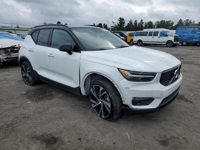 YV4162UM7L2341591 - 2020 VOLVO XC40 T5 R-DESIGN WHITE photo 4