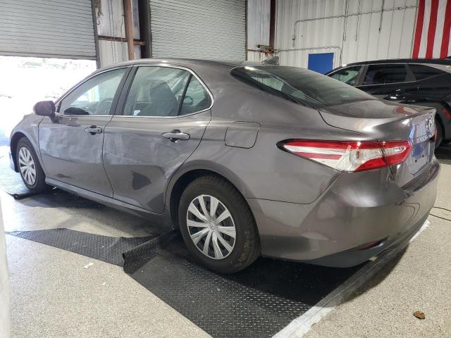 4T1C31AK2LU525600 - 2020 TOYOTA CAMRY LE GRAY photo 2