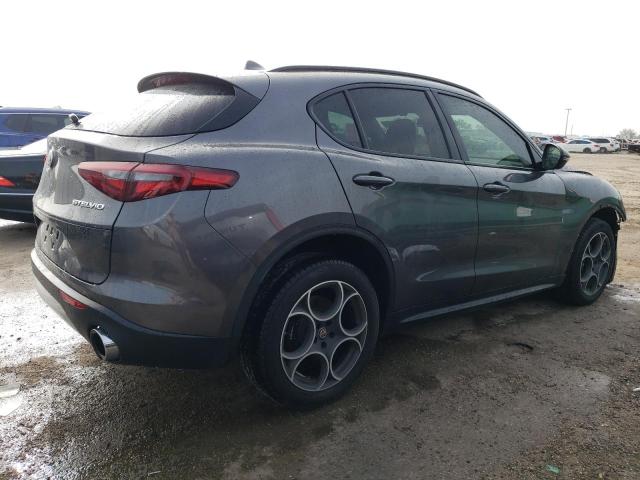 ZASFAKPN1J7B64524 - 2018 ALFA ROMEO STELVIO SPORT Grau Foto 3