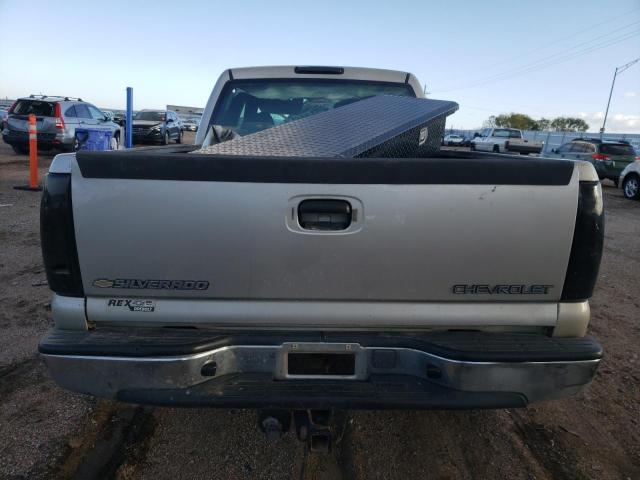 1GCGK23U44F162882 - 2004 CHEVROLET SILVERADO K2500 GRAY photo 6