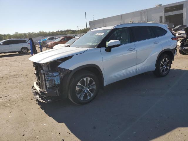 2022 TOYOTA HIGHLANDER XLE, 