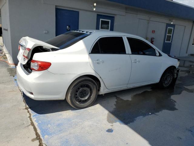 2T1BU4EE0CC854943 - 2012 TOYOTA COROLLA BASE WHITE photo 3