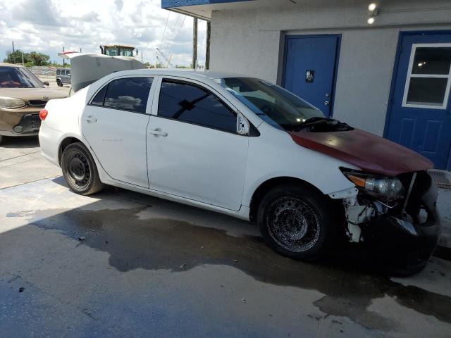 2T1BU4EE0CC854943 - 2012 TOYOTA COROLLA BASE WHITE photo 4