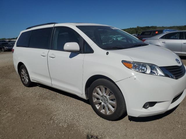 5TDDK3DC3CS037059 - 2012 TOYOTA SIENNA XLE WHITE photo 4