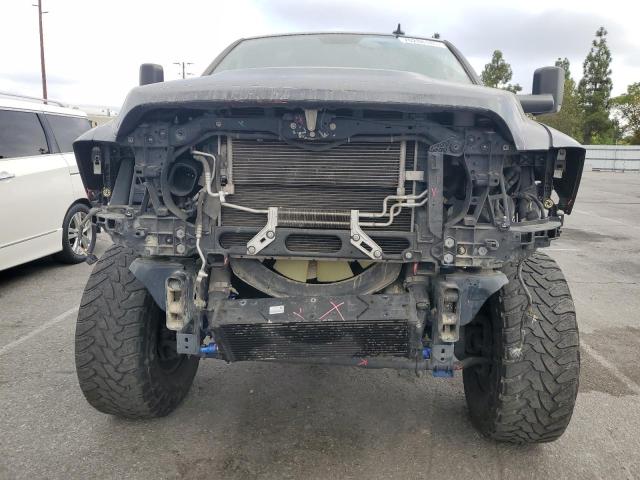 3C6UR5FLXJG370933 - 2018 RAM 2500 LARAMIE Schwarz Foto 5