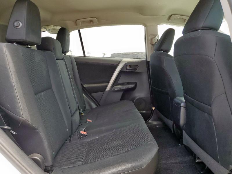 2T3ZFREV7GW304804 - 2016 TOYOTA RAV4 LE WHITE photo 11