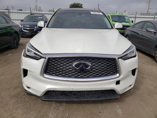 3PCAJ5M35KF130041 - 2019 INFINITI QX50 ESSENTIAL WHITE photo 5