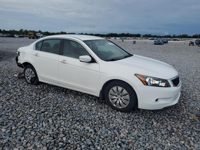 1HGCP2F39AA163801 - 2010 HONDA ACCORD LX თეთრი ფოტო 4