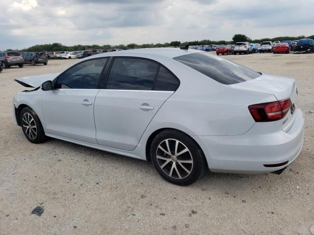 3VWDB7AJ0HM284439 - 2017 VOLKSWAGEN JETTA SE SILVER photo 2