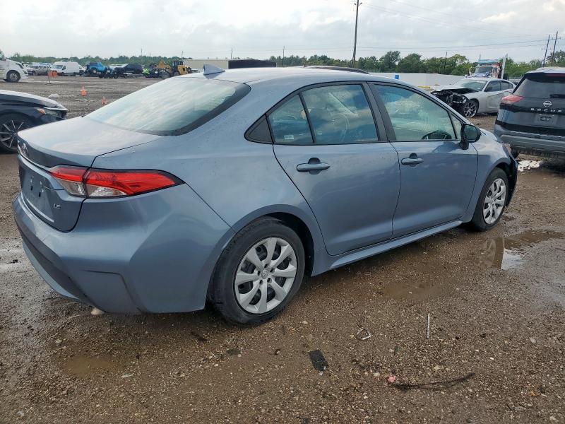 5YFEPMAEXMP251560 - 2021 TOYOTA COROLLA LE BLUE photo 3