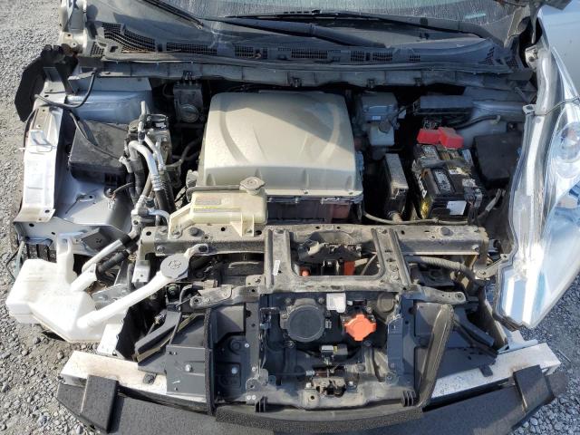 1N4BZ0CP1GC312558 - 2016 NISSAN LEAF SV SILVER photo 11