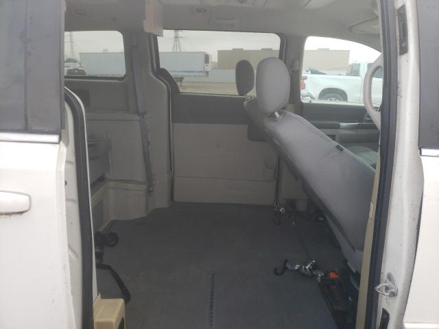 2A8HR54P38R779630 - 2008 CHRYSLER TOWN & COU TOURING WHITE photo 11