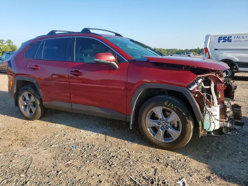 JTMP1RFV1PD099272 - 2023 TOYOTA RAV4 XLE Bordo foto 4