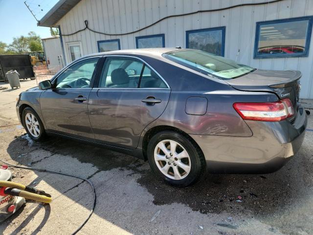 4T4BF3EK8BR196267 - 2011 TOYOTA CAMRY BASE GRAY photo 2