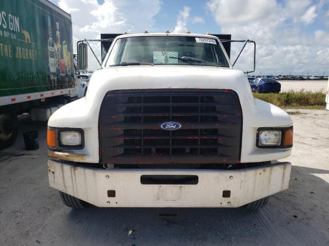 1FDNF80C8VVA16370 - 1997 FORD F800 WHITE photo 5