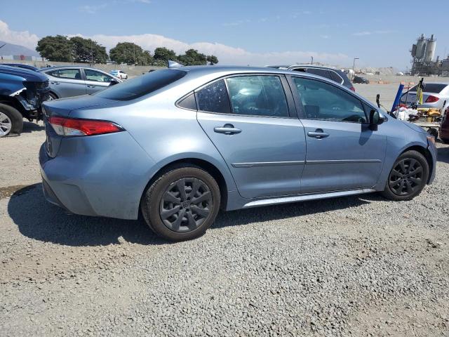 5YFEPMAE3NP379561 - 2022 TOYOTA COROLLA LE BLUE photo 3