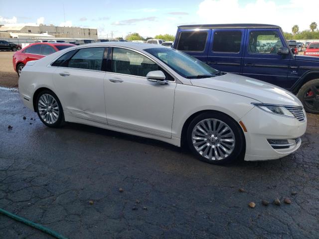 3LN6L2GK3DR801074 - 2013 LINCOLN MKZ WHITE photo 4