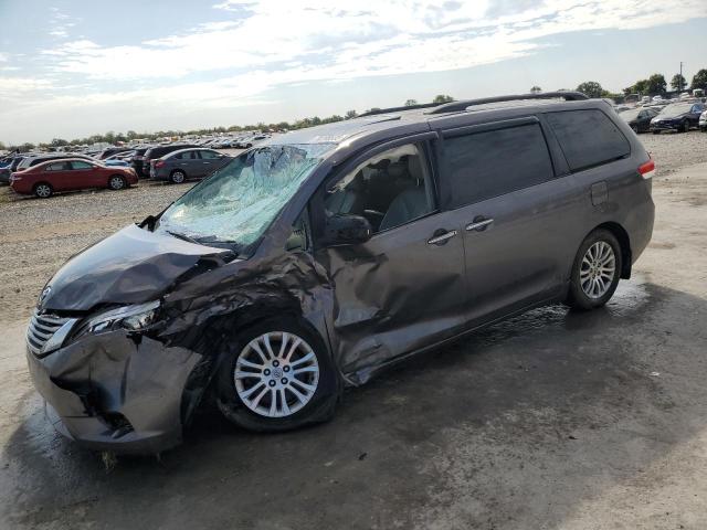 2011 TOYOTA SIENNA XLE, 