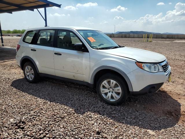 JF2SH61639G743670 - 2009 SUBARU FORESTER 2.5X WHITE photo 4