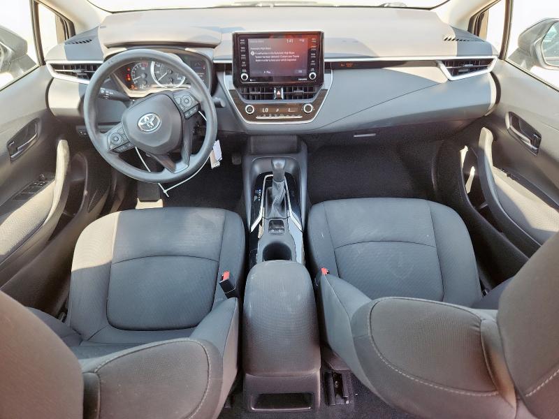 5YFEPMAE7NP305320 - 2022 TOYOTA COROLLA LE BLACK photo 8