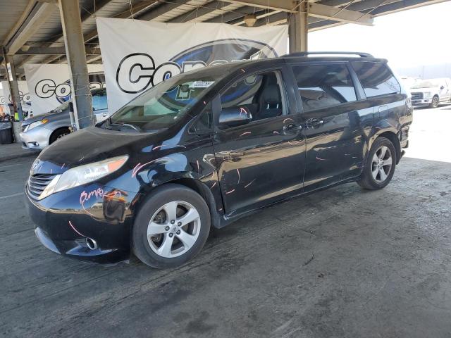 2017 TOYOTA SIENNA LE, 