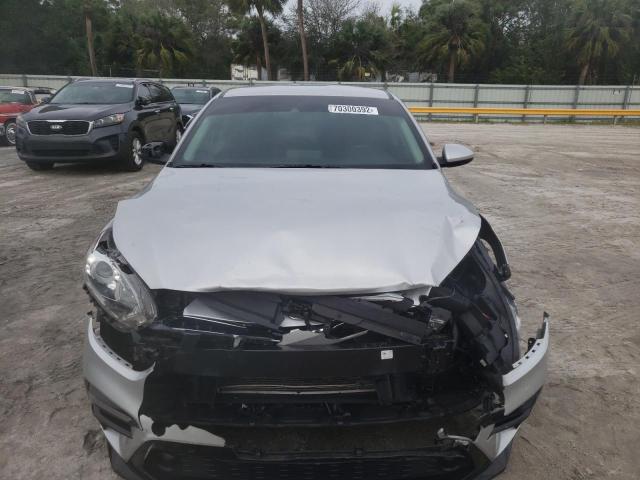 3KPF34AD3KE028749 - 2019 KIA FORTE GT LINE SILVER photo 5