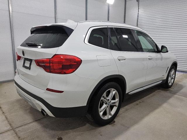 5UXTR9C5XJLD58822 - 2018 BMW X3 XDRIVE30I WHITE photo 3