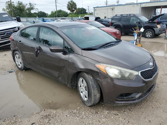 3KPFK4A72JE167539 - 2018 KIA FORTE LX GRAY photo 4