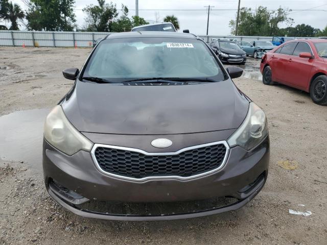 3KPFK4A72JE167539 - 2018 KIA FORTE LX GRAY photo 5