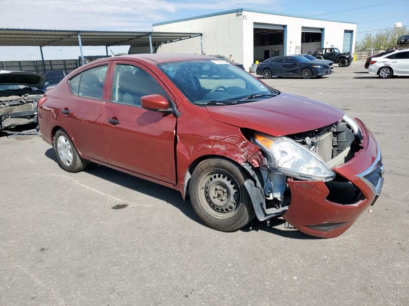 3N1CN7AP6JL829083 - 2018 NISSAN VERSA S 红色 照片 4