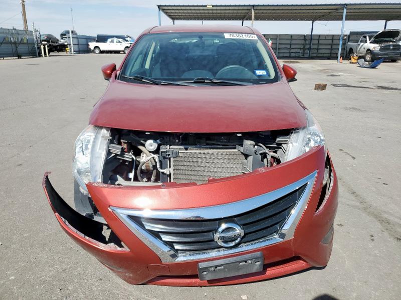 3N1CN7AP6JL829083 - 2018 NISSAN VERSA S 红色 照片 5