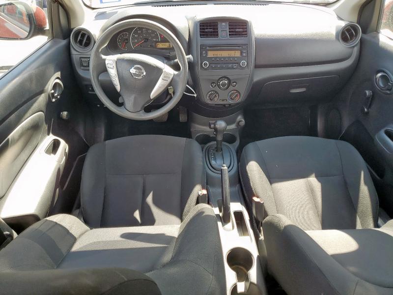 3N1CN7AP6JL829083 - 2018 NISSAN VERSA S 红色 照片 8