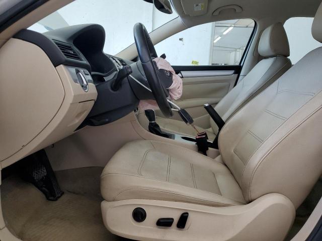 1VWBH7A3XDC051199 - 2013 VOLKSWAGEN PASSAT SE 白色 照片 7