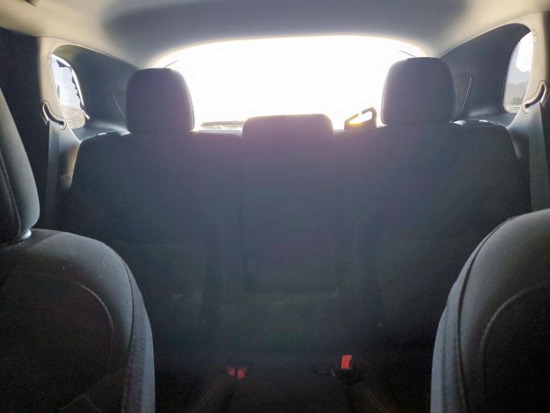 1C4PJMCX5KD101994 - 2019 JEEP CHEROKEE LATITUDE 银色 照片 10