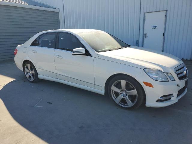 WDDHF5KB9CA572489 - 2012 MERCEDES-BENZ E 350 WHITE photo 4