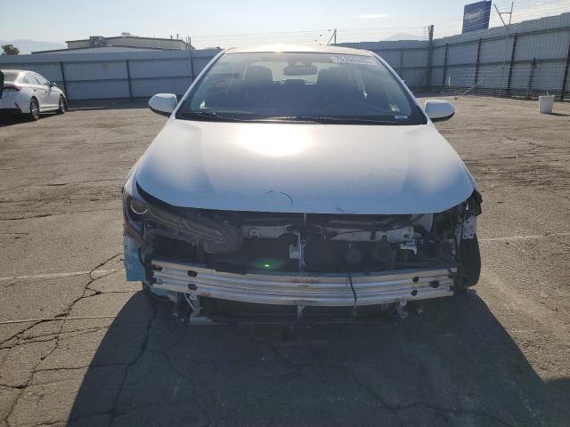 JTDEAMDE0NJ041004 - 2022 TOYOTA COROLLA LE WHITE photo 5