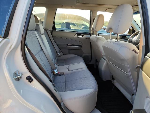 JF2SHADC2CH455743 - 2012 SUBARU FORESTER 2.5X PREMIUM WHITE photo 11